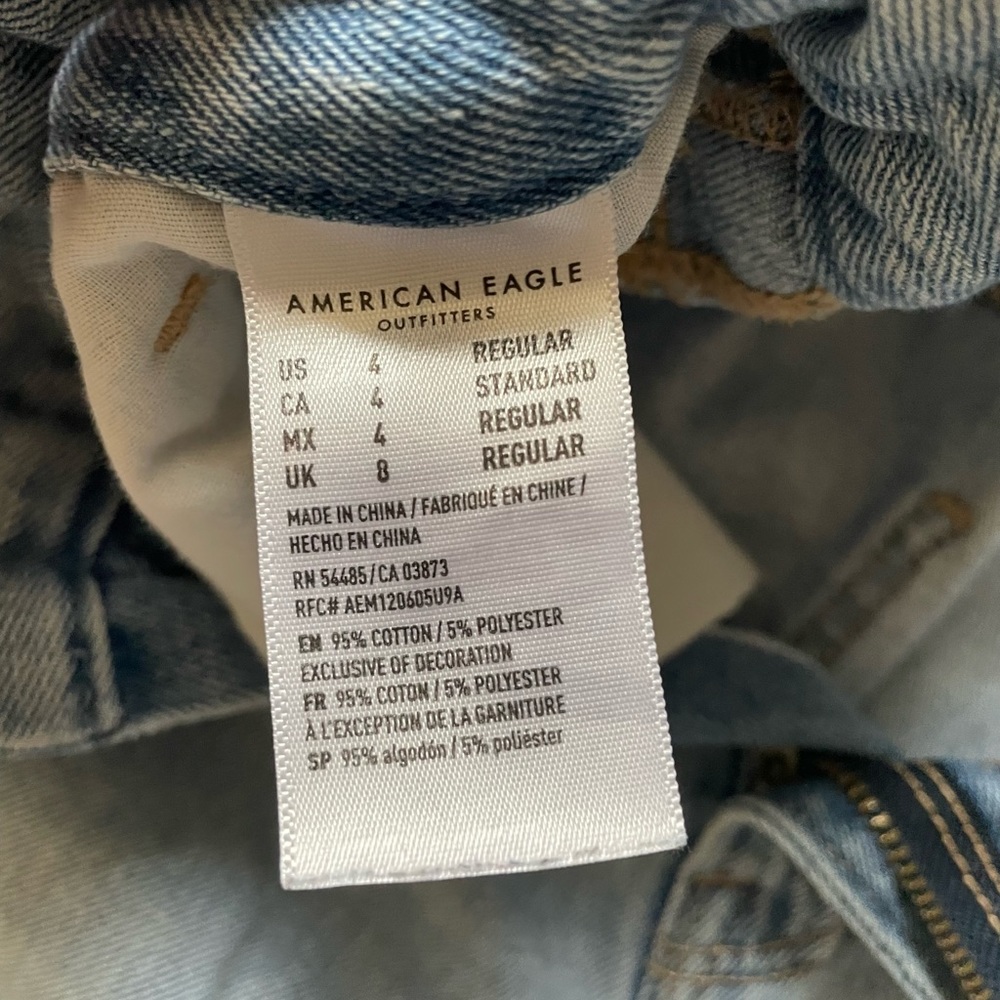 American Eagle Curvy Mom Jeans - Picture 8 of 13